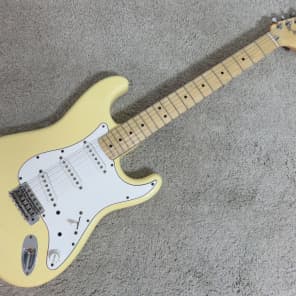 Vintage 1994 Fender Stratocaster Guitar Yellow Japan Clean Case 1970s 3 Bolt Reissue image 1