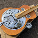 Epiphone Dobro Hound Dog Deluxe Roundneck Resonator Guitar Vintage Brown