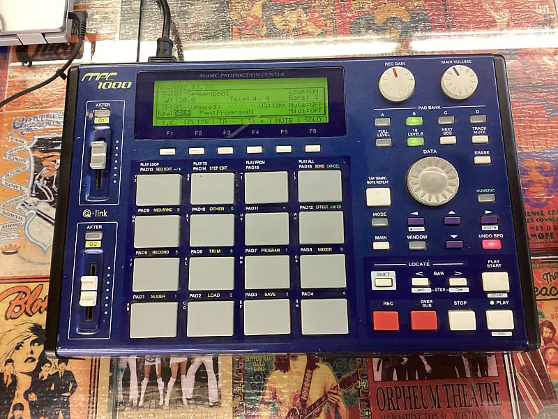 Akai MPC1000 Music Production Center | Reverb