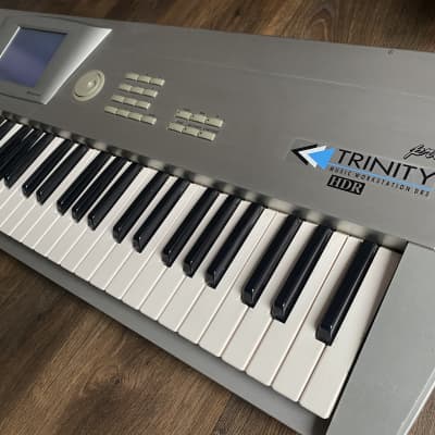 Korg Trinity Pro 76-Key 32-Voice Polyphonic Workstation 1996 - 1998 - Silver