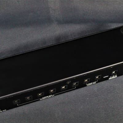 ギター FREE THE TONE PT-2 AC POWER DISTRIBUTOR Free The Tone PT-2 AC Power Distributor for Pedalboards Used