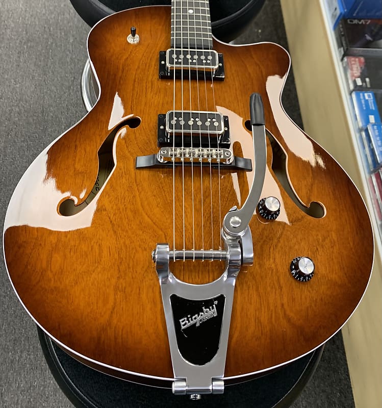 Godin 5th Avenue Uptown T-Armond | Reverb