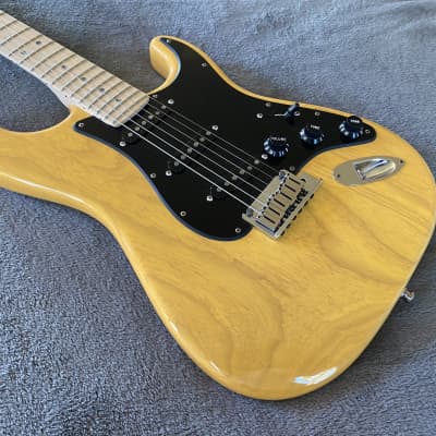2008 Fender American Deluxe Ash Stratocaster Maple Fretboard - Butterscotch Blonde - Free Pro Setup image 4