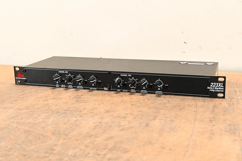 dbx 223XL ステレオ 2-Way/Mono 3-Way クロスオーバー dbx 223XL Stereo 2-Way/Mono 3-Way Crossover Restock