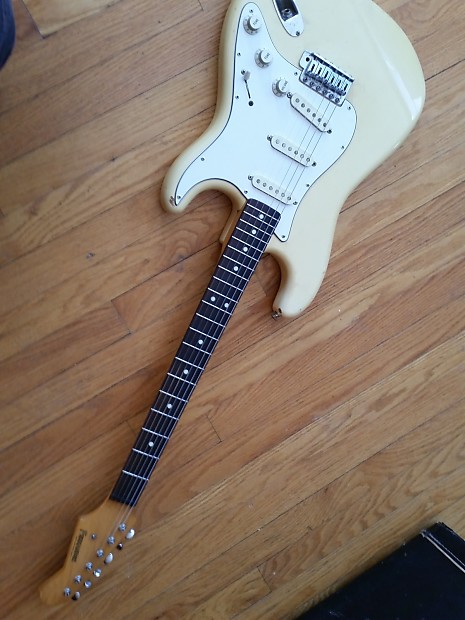 Fernandes Stratocaster Japan Vintage 80s L Serial Number