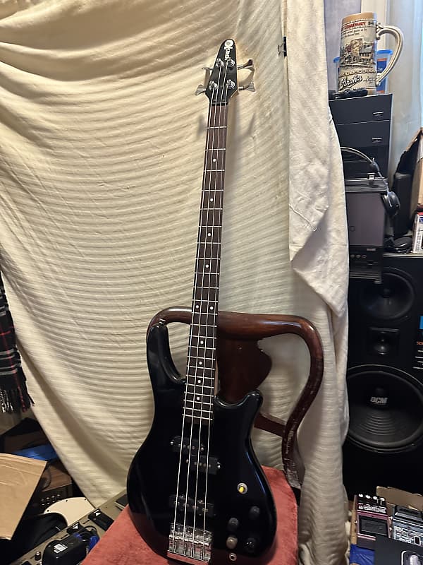 Series 10 4 string bass guitar - Black image 1