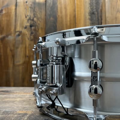 Sonor Kompressor 14x5.75 Aluminum Snare Drum image 8
