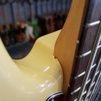 Fender   Deluxe Jazz Bass V Vintage White + Har DC Ase image 5