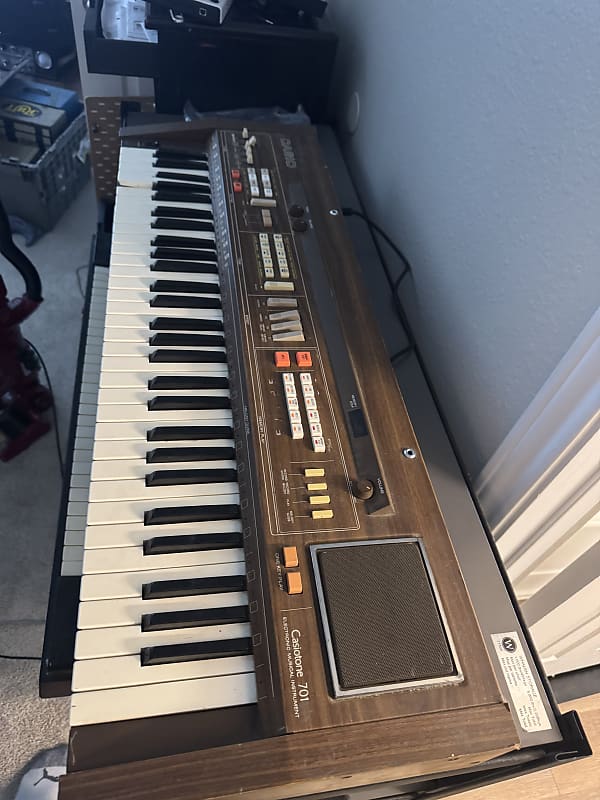 Casio CT-701 Casiotone 61-Key Synthesizer | Reverb