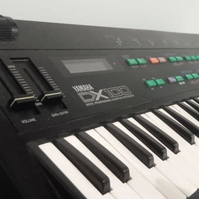 Yamaha DX100 FM Synthesizer