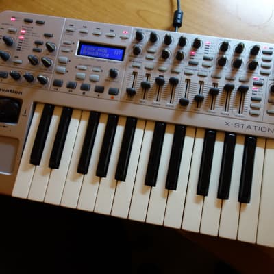 Novation X-Station 25-Key 8-Voice Synth with USB Interface 2004 - Silver