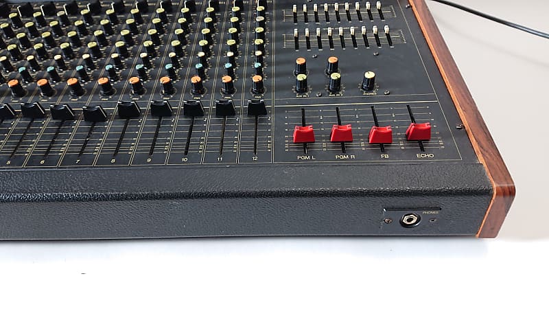 Yamaha 1202 MQ Series 12 channel 4 band analoge Mixer 1980s