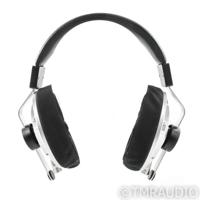 Final D8000 Pro Closed Back Planar Magnetic Headphones; D-8000 image 2
