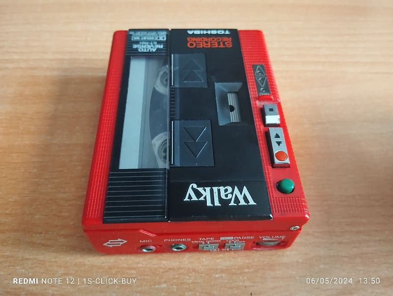 Vintage Toshiba KT-RS1 Cassette Tape Radio Walkman w/ Clip