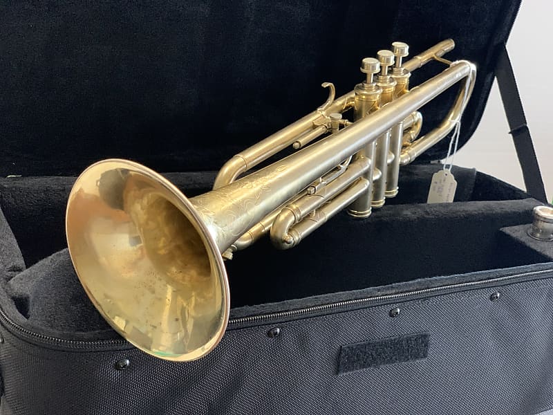Vintage Trumpet : Frank Holton Llewellyn 1929 Gold Plated