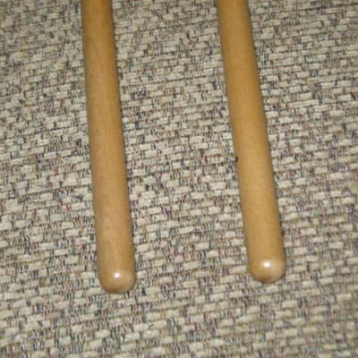 one pair new old stock (with packaging) Vic Firth T3 American Custom TIMPANI - STACCATO MALLETS (Medium hard for rhythmic articulation) Head material / color: Felt / White -- Handle Material: Hickory (or maybe Rock Maple) from 2019 image 9