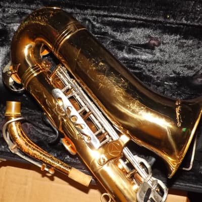 Leblanc Vito Alto Saxophone complete with case and accessories image 10