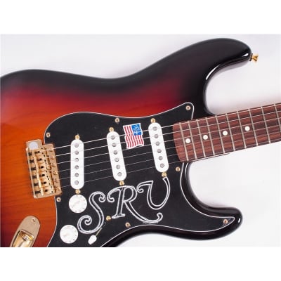 Fender Stevie Ray Vaughan Stratocaster, 3-Colour Sunburst image 4
