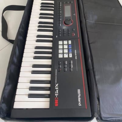 Roland XPS-30 61-Key 64-Voice Expandable Synthesizer