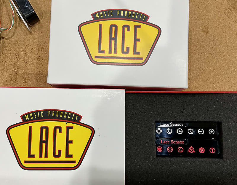Lace Sensor Dually Red / Silver - Black - In Box image 1