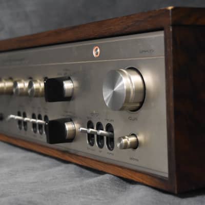 Luxman L-504 Solid State Stereo Integrated Amplifier in Very Good