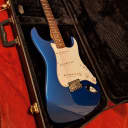 Fender Stratocaster 2006 - Gloss Blue W/Hardshell Case Excellent!