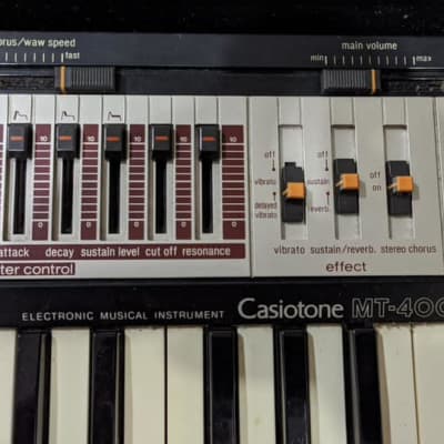 Casio MT-400v w hardcase and speakers UPS Express image 2
