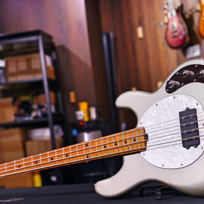 Ernie Ball Music Man StingRay Special 4 H Bass Guitar