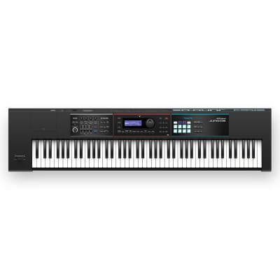Mint Roland Juno-DS88 88-Note Weighted Action Bettery-Powered Mobile Synthesizer