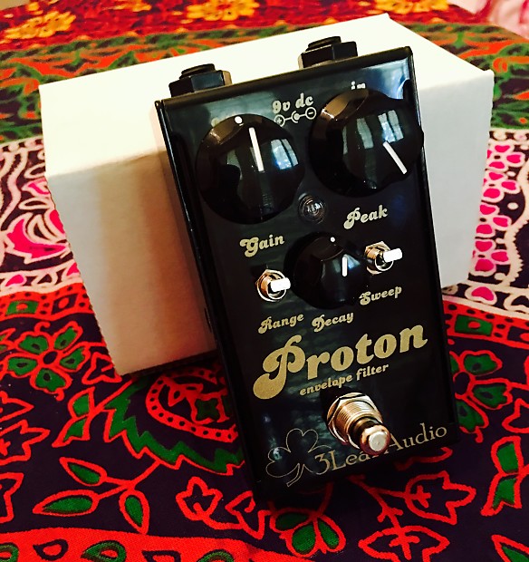 即納！最大半額！ 3Leaf Audio Proton Envelope Filter Bass Black | Reverb ベース