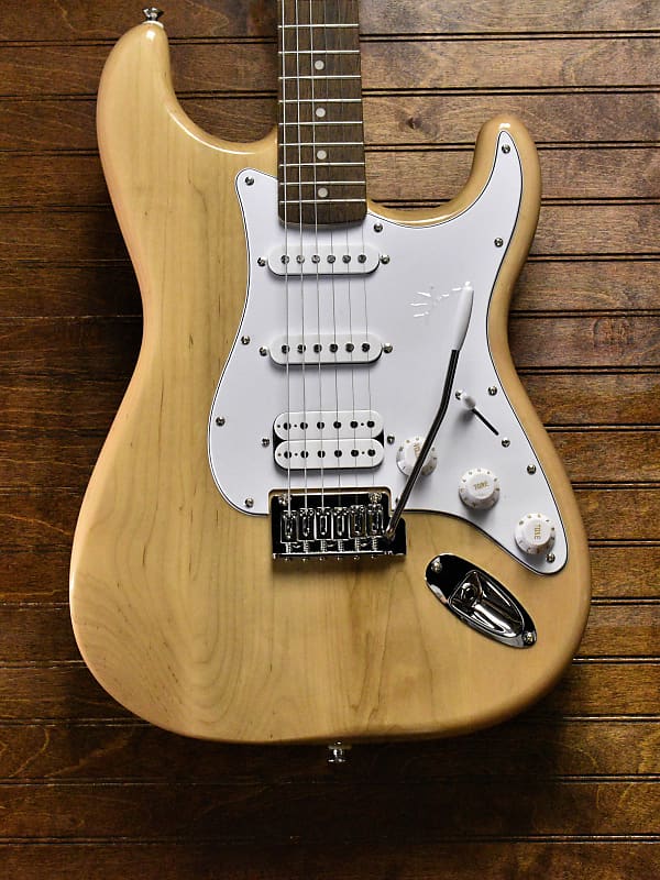 Squier Fsr Affinity Strat Hss Lrl Wpg Natural Reverb