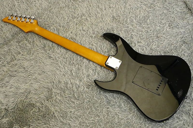 印象のデザイン made 1990's Yamaha Alder finish Black YGX112P Form Advanced ギター