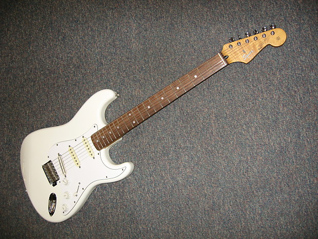 Wayne's world white outlet guitar