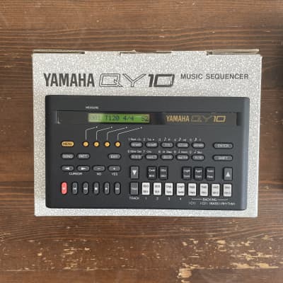 Yamaha QY10 1990