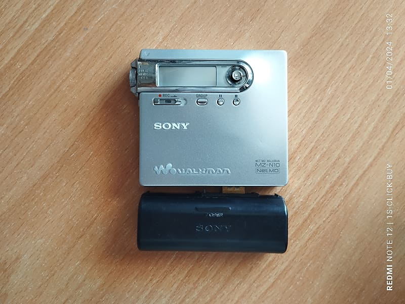 Sony MZ N10 1999 - Sony Walkman Net MD Portable mini disc Player MZ- N10  silver working video test