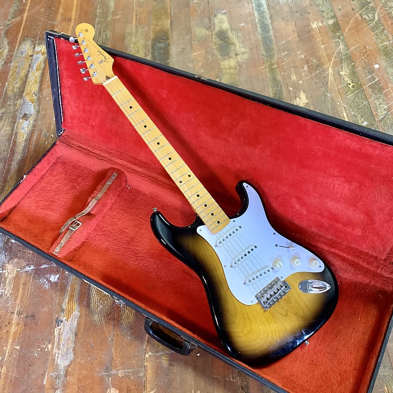 公式激安ST57（BLK）\'57 Stratocaster（スパゲティ・ロゴ／USA Vintage PU搭載／メイプル1pcネック） フェンダー