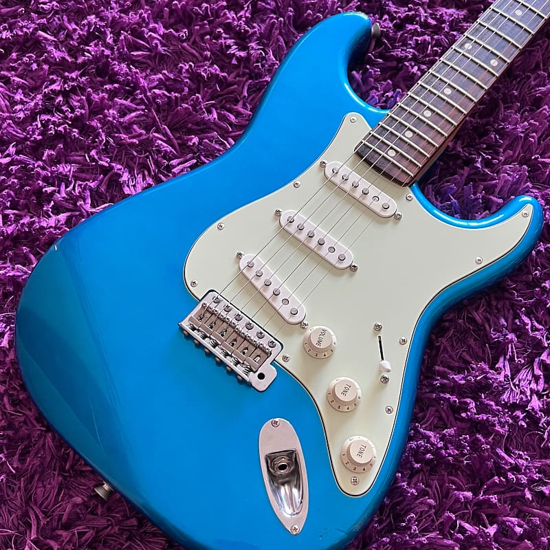 1993-94 Fender Japan Stratocaster ST-362 Lake Placid Blue