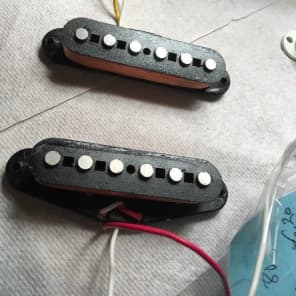 Fender USA Strat PICKUPS #016730 2 pickups , 80s, reads 6.20 and