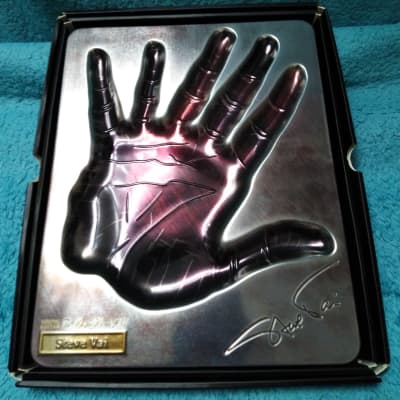 手形 The Master Hands 2015 Young Guitar Steve Vai Young Guitar Magazine Master Hands 2015 | Reverb