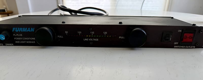 Furman PL-Plus Power Conditioner and Light Module 2000s - Black  			