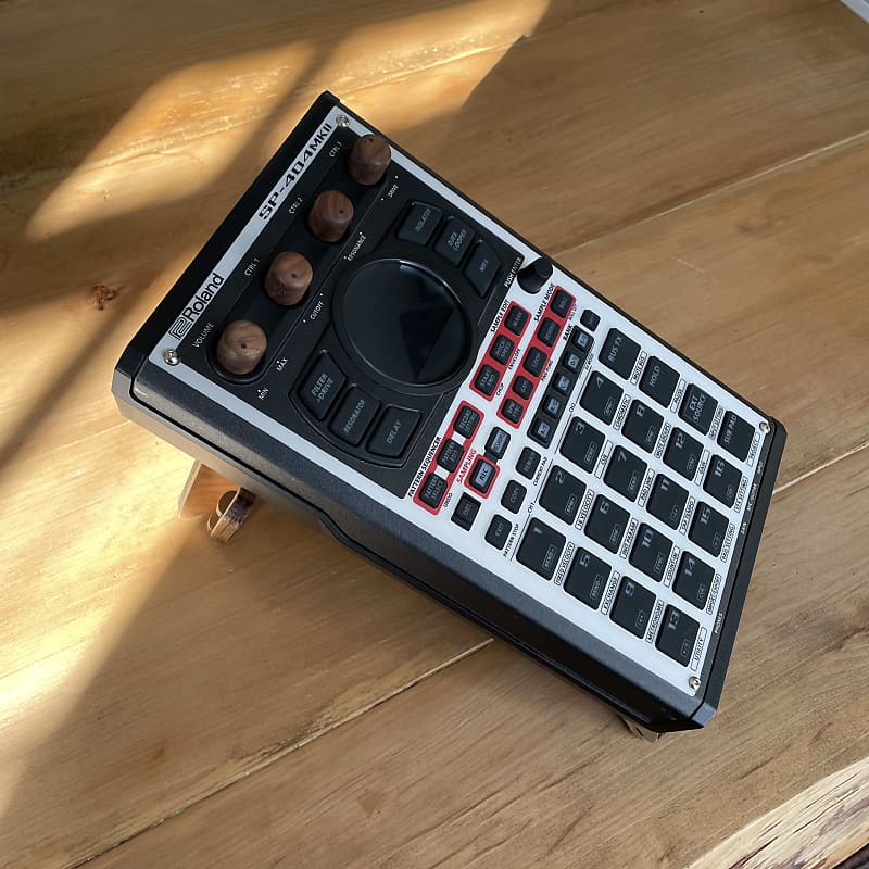 Roland SP-404MkII w/ SP303 Skin and Xray dust cover | Reverb Roland SP-404MkII w/ SP303 Skin and Xray dust cover | Reverb