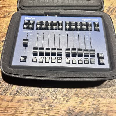 ChamSys MagicQ Mini Connect 2023 - Azul y negro image 2