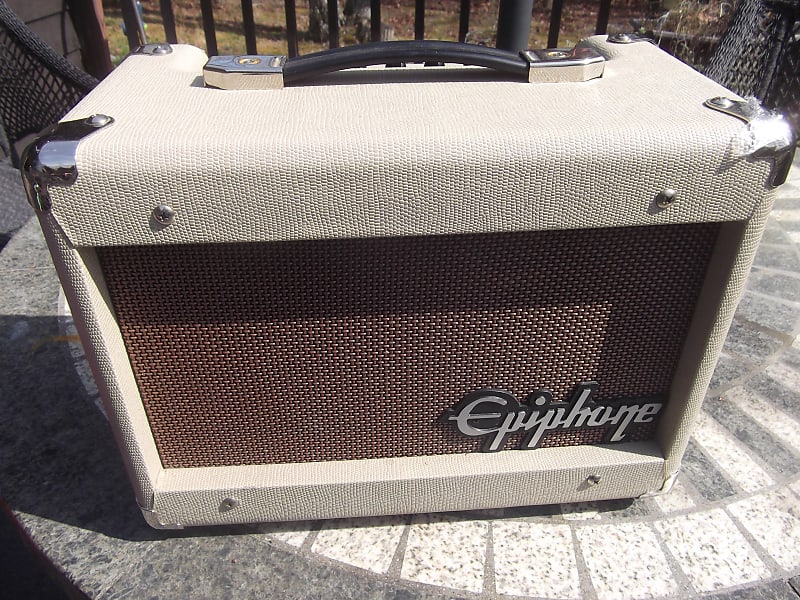 Epiphone Studio Acoustic 15C Guitar Amp 2 Ch, XLR & 1/4" W/ Chorus image 1