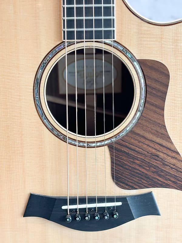 Taylor 812ce DLX | Reverb