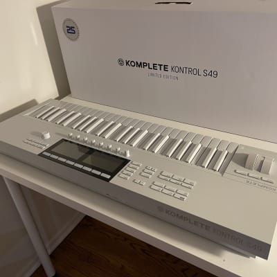 Native Instruments KOMPLETE KONTROL S49 MK2 VAPOR GRAY | eBay