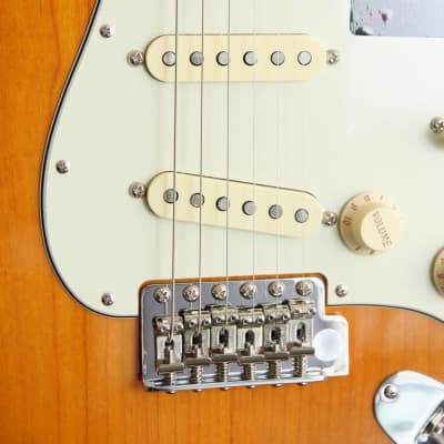 Fender American Performer Stratocaster Honey Burst Electric Guitar image 5