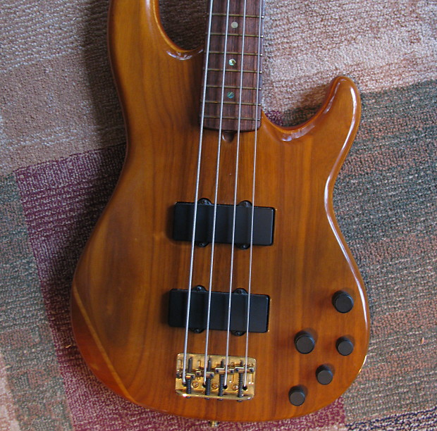 Fender american deluxe zone best sale bass