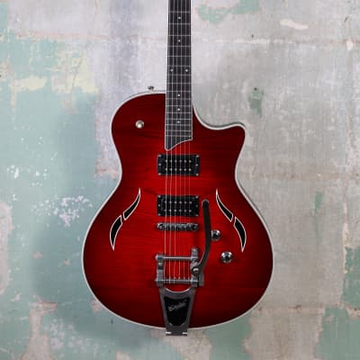 Taylor T3/B Quilt Semi-Hollow Guitar [Ruby Red] T3B