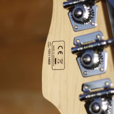 Sire Marcus Miller V3 2018 - Vintage White image 10