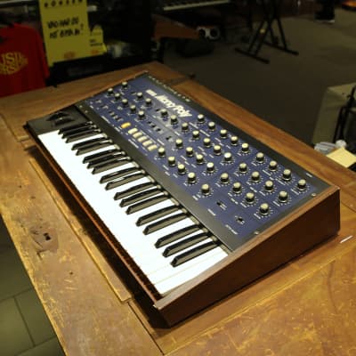 Korg Mono/Poly 1980s - Blue